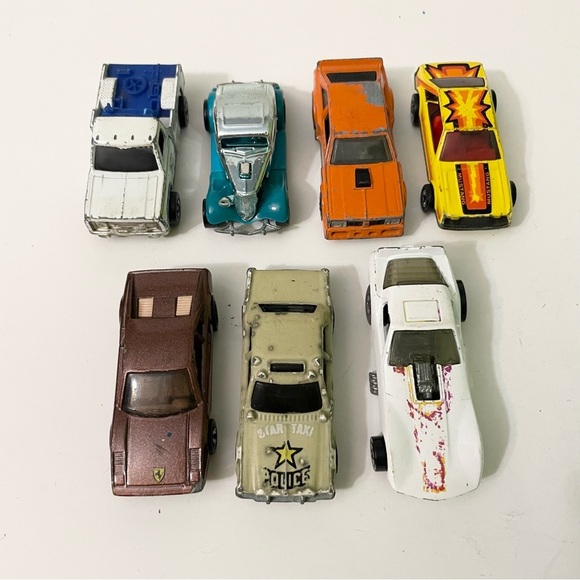 Vtg Lot of 7 Hot Wheels Cars Police Car Mustang Turbo Rambling Wrecker Ferrari - Picture 1 of 14